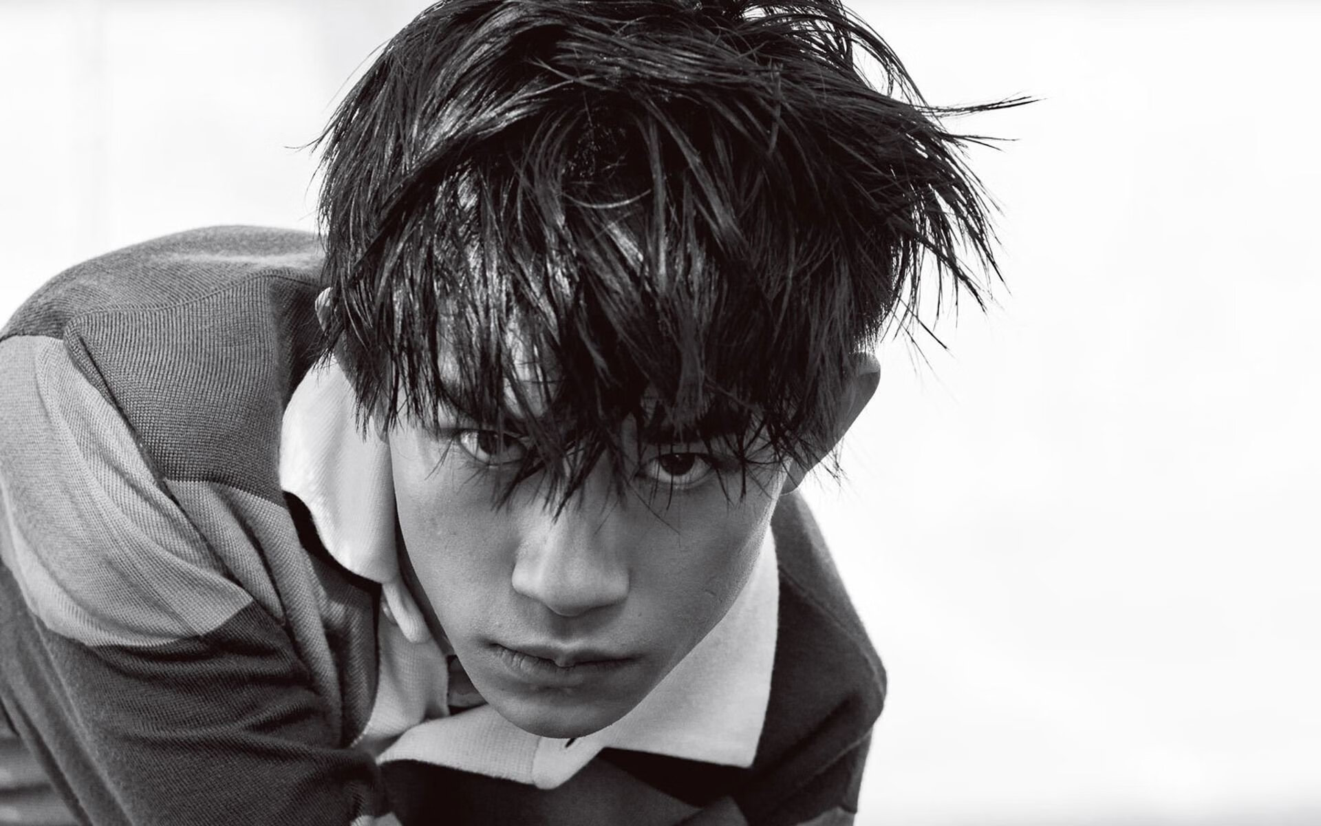 开云体育官网在线-防守反击球队是否以中场硬度弥补边路劣势，防守反击的球队