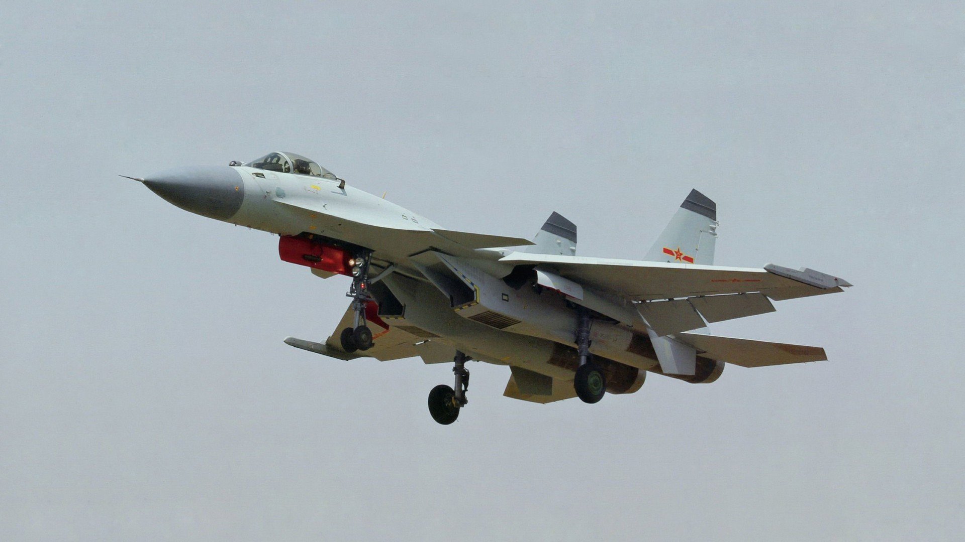 开云体育官网在线-防守反击球队是否以中场硬度弥补边路劣势,防守反击的球队