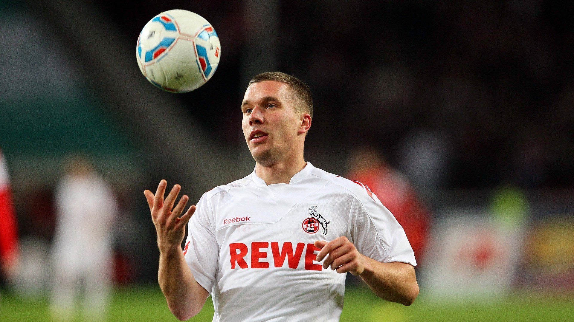 FIFA电竞世界杯开赛,选手技术与心理对抗激烈,fifa足球世界电竞世界杯